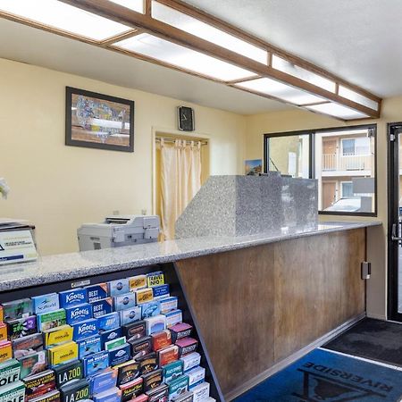 Riverside Inn & Suites 외부 사진