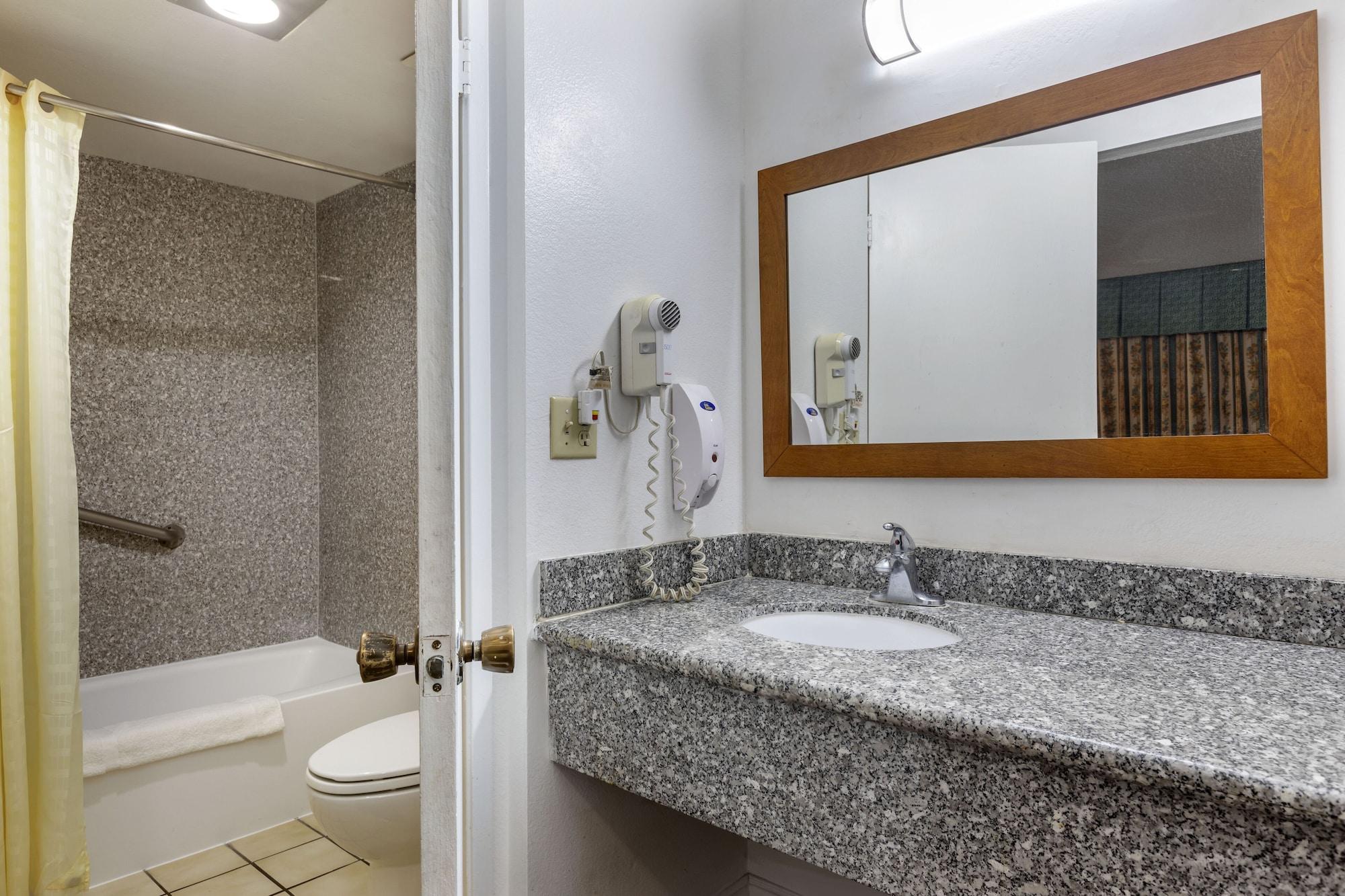 Riverside Inn & Suites 외부 사진