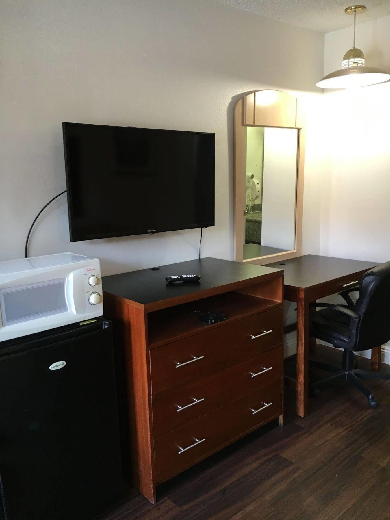 Riverside Inn & Suites 외부 사진