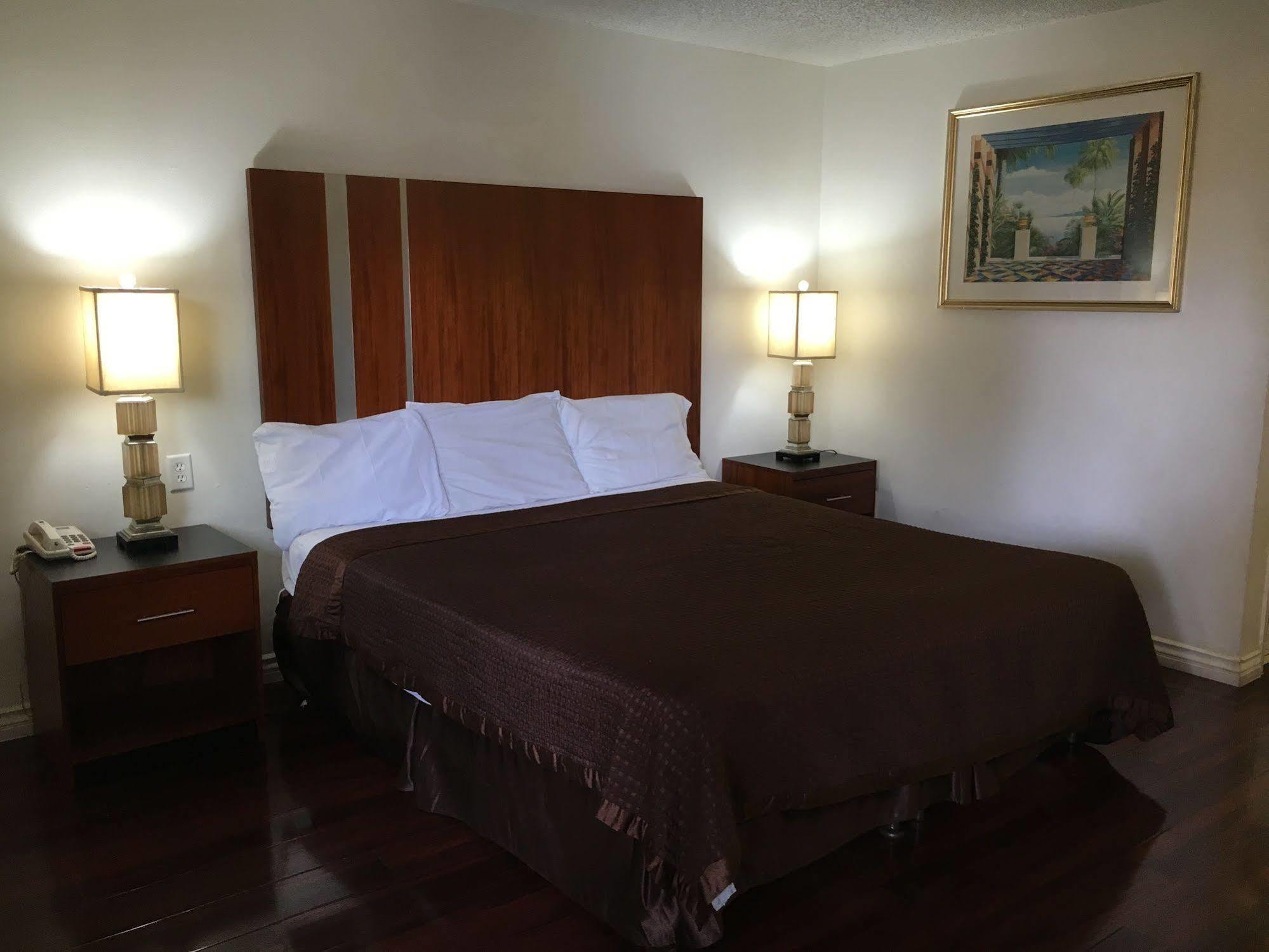 Riverside Inn & Suites 외부 사진