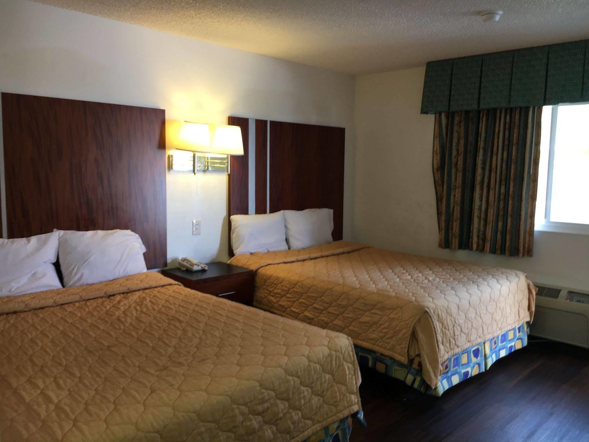 Riverside Inn & Suites 외부 사진