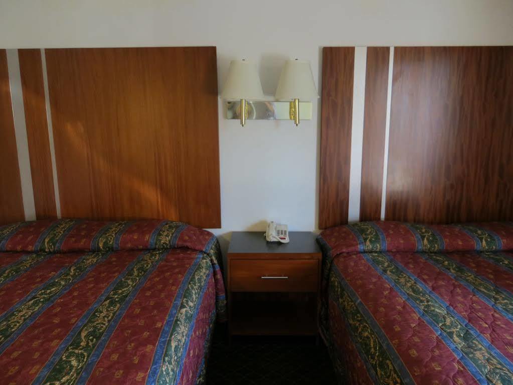 Riverside Inn & Suites 외부 사진