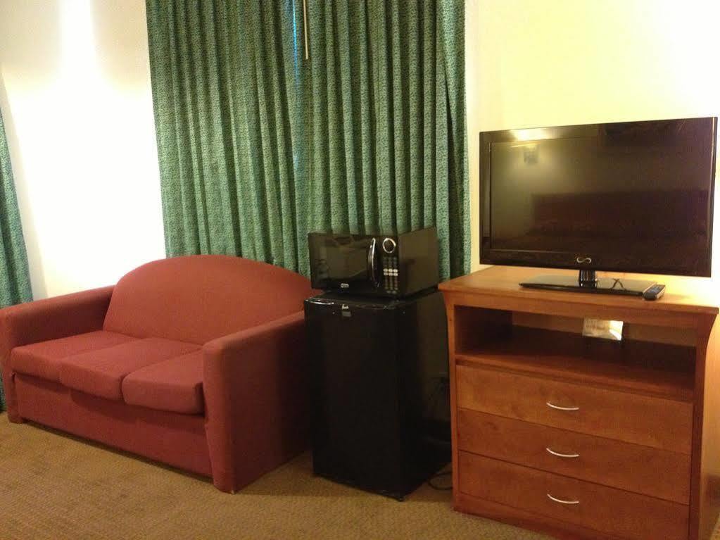 Riverside Inn & Suites 외부 사진