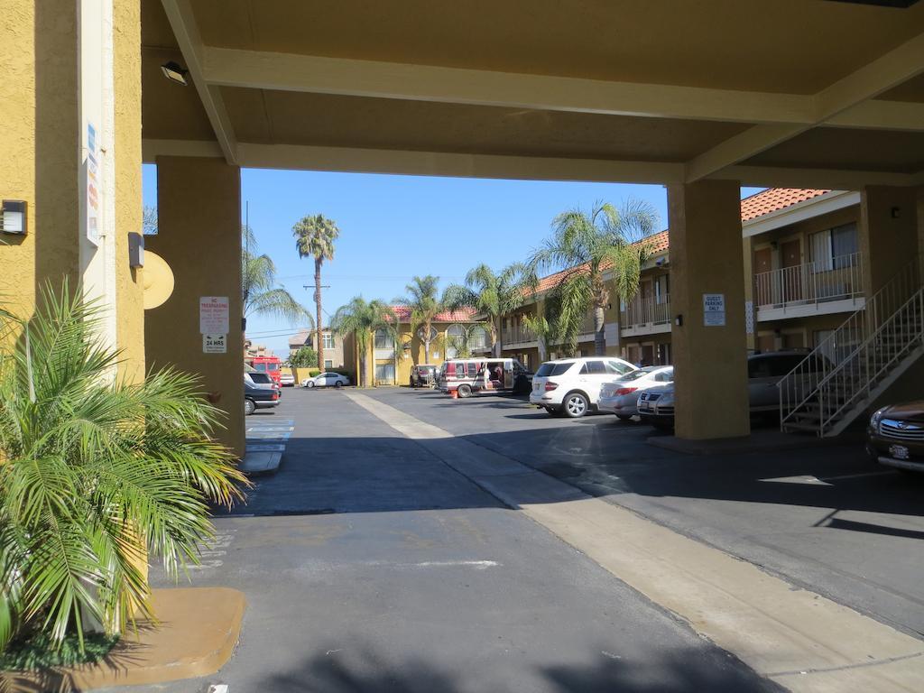 Riverside Inn & Suites 외부 사진
