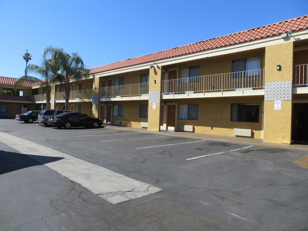 Riverside Inn & Suites 외부 사진