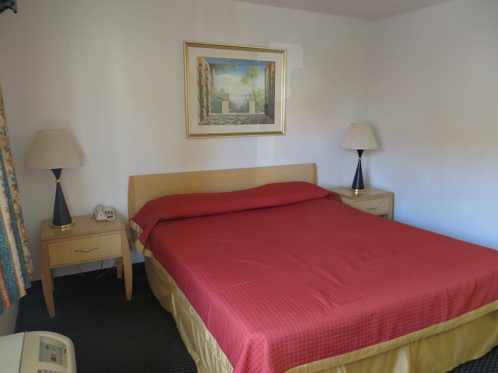 Riverside Inn & Suites 외부 사진