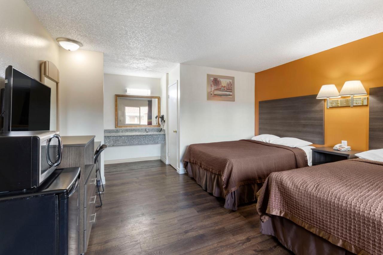 Riverside Inn & Suites 외부 사진