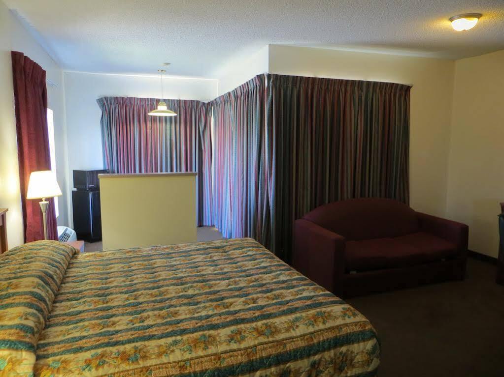 Riverside Inn & Suites 외부 사진